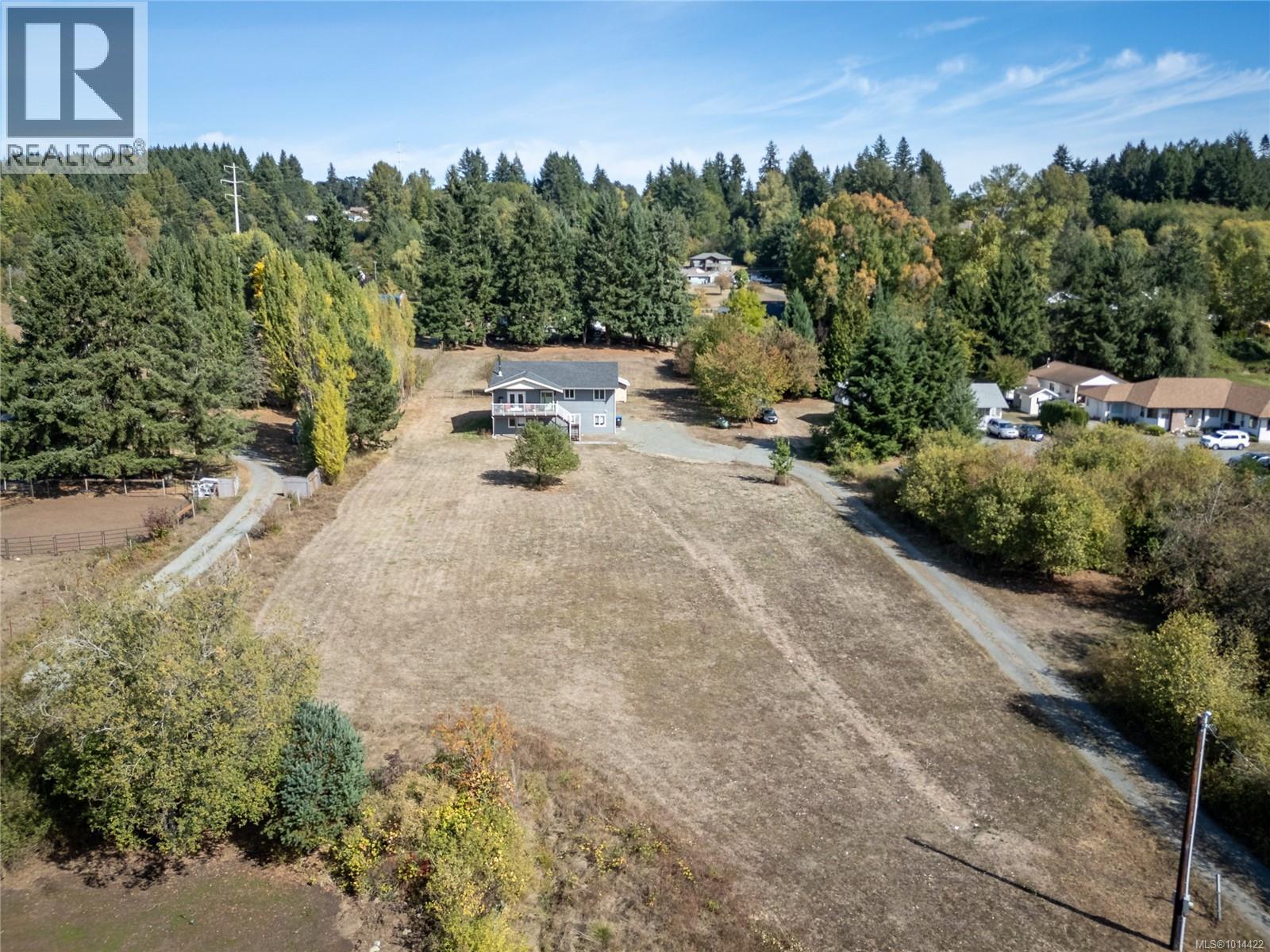 4754 Headquarters Rd, Courtenay