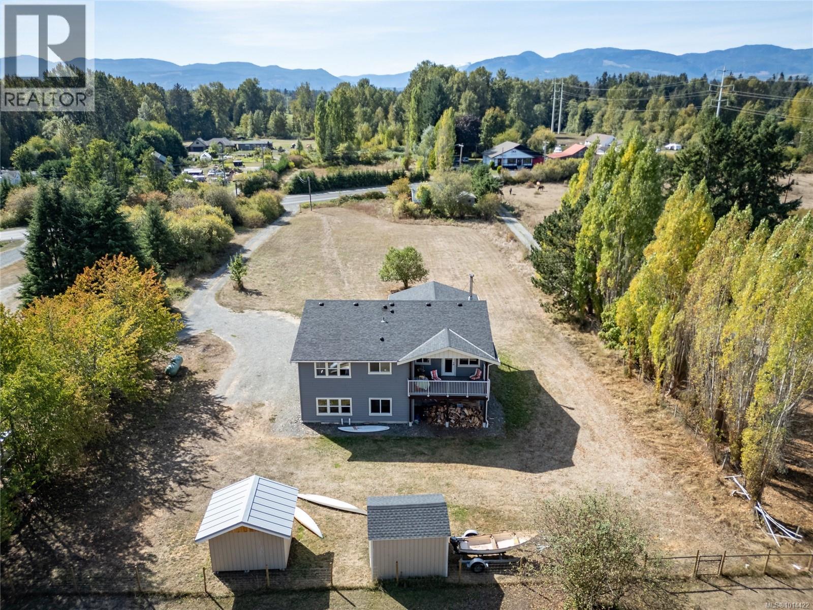 4754 Headquarters Rd, Courtenay