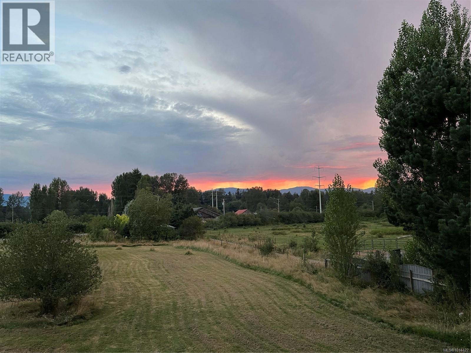 4754 Headquarters Rd, Courtenay