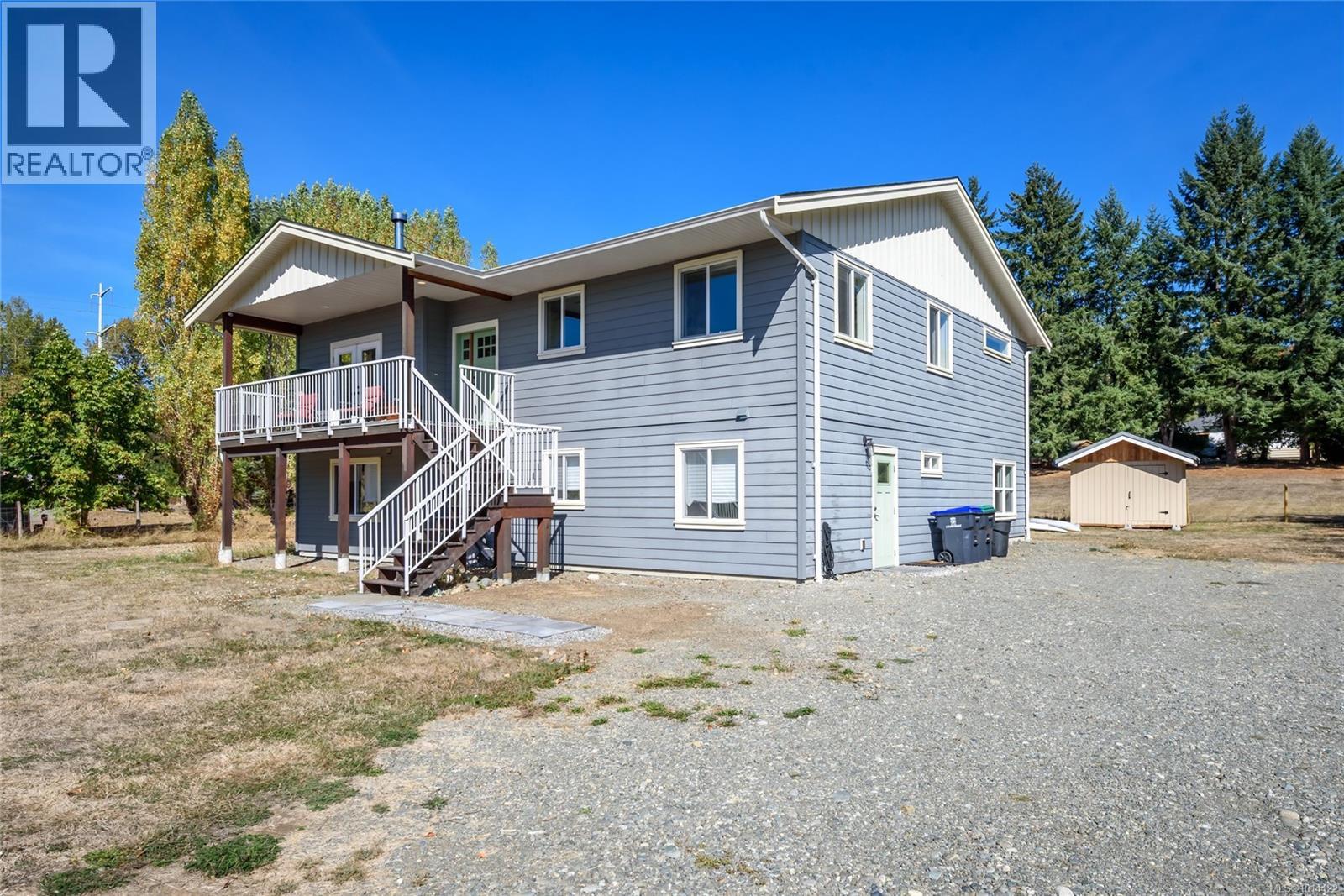 4754 Headquarters Rd, Courtenay