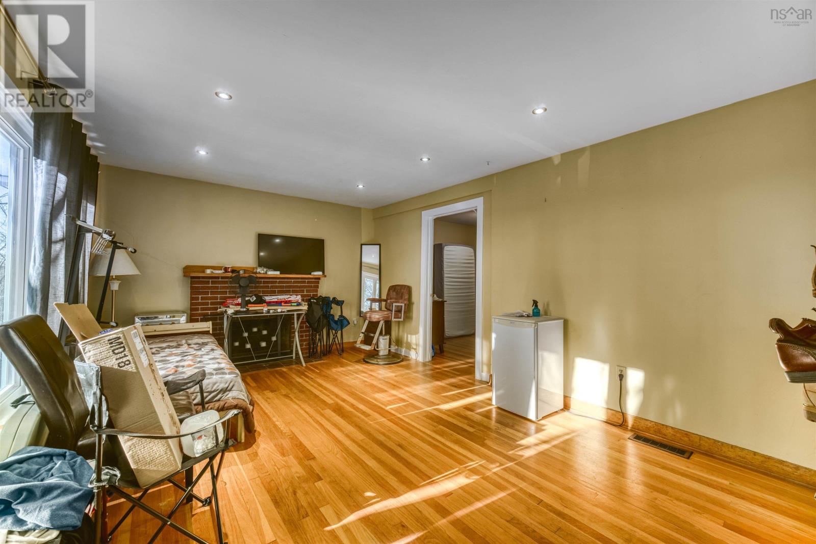 Property 31 of 47 of 8 Aspen Crescent