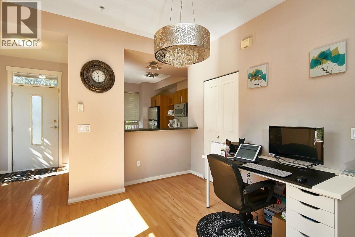 132 9229 UNIVERSITY CRESCENT, Burnaby