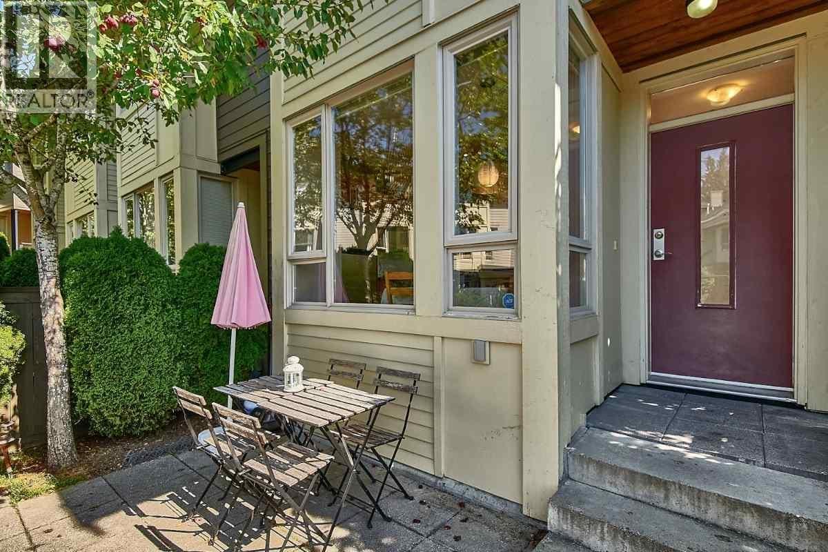 132 9229 UNIVERSITY CRESCENT, Burnaby