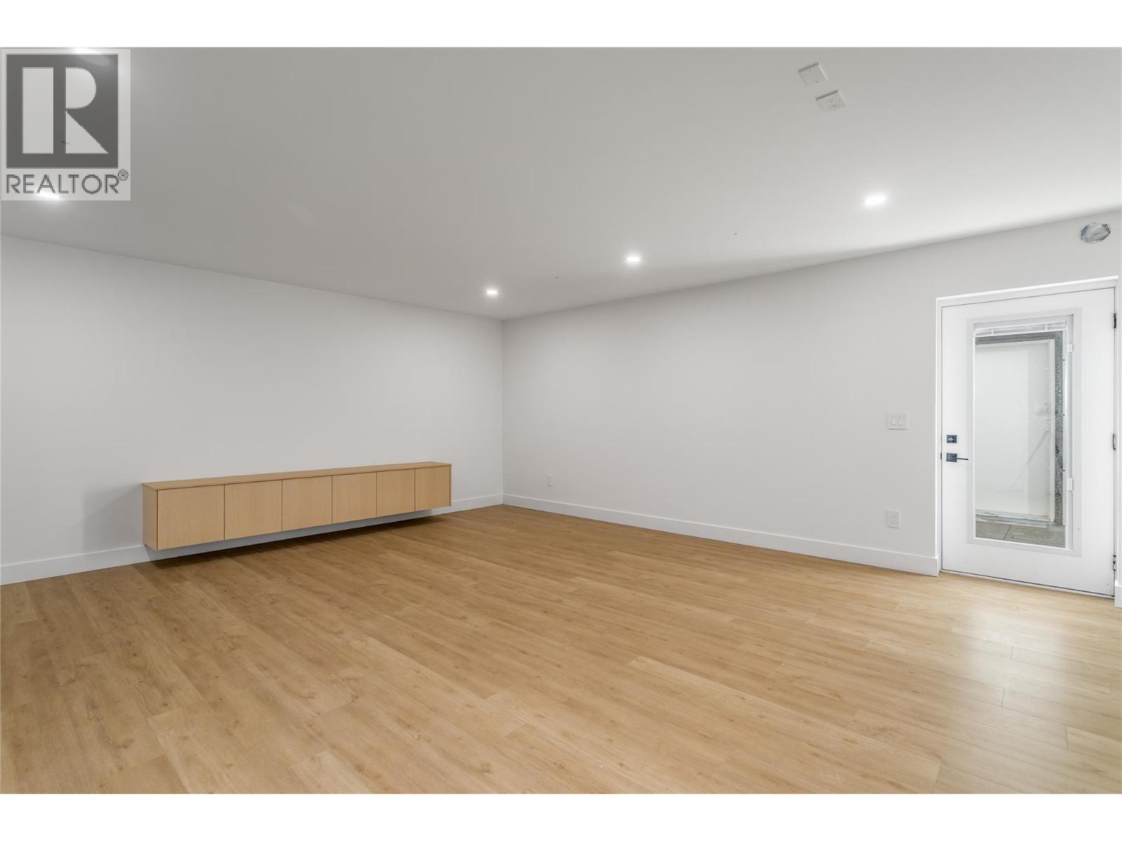  1148 Hume Avenue, Kelowna