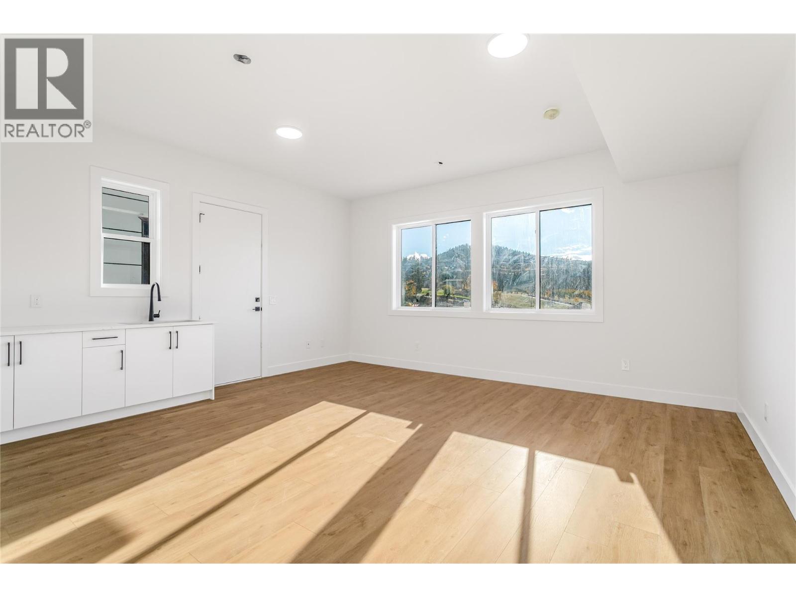  1148 Hume Avenue, Kelowna