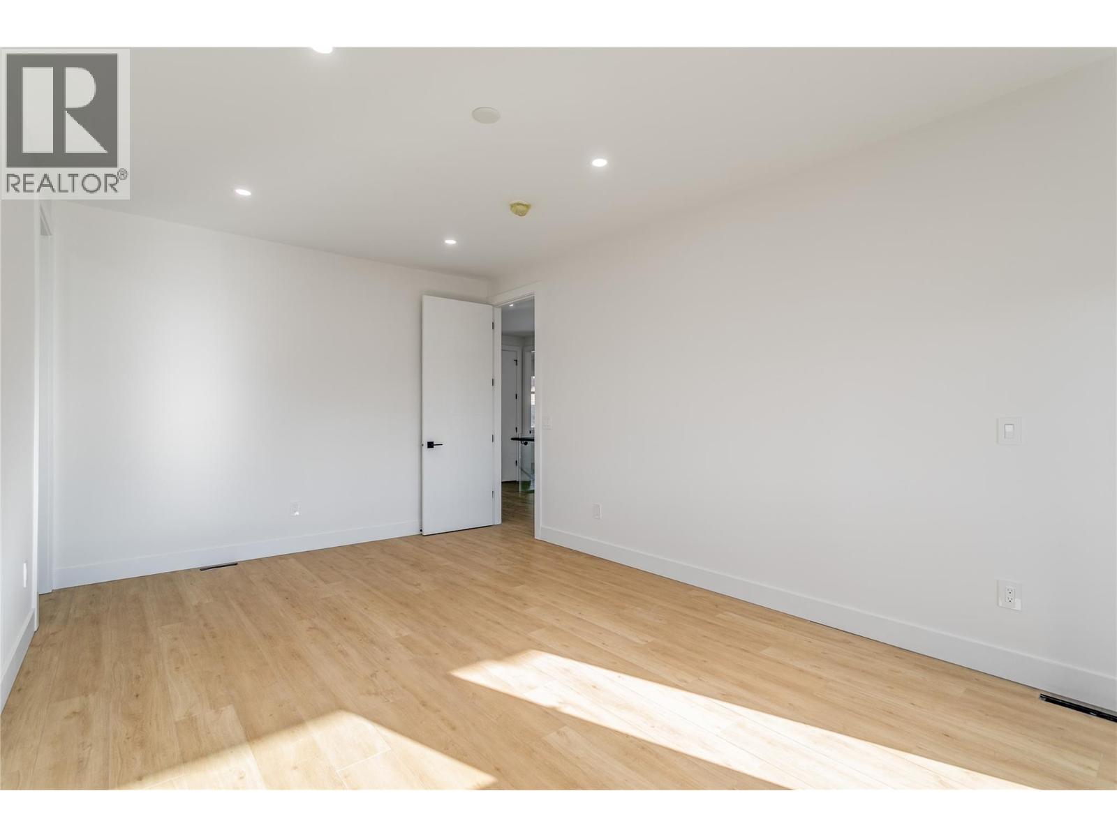  1148 Hume Avenue, Kelowna