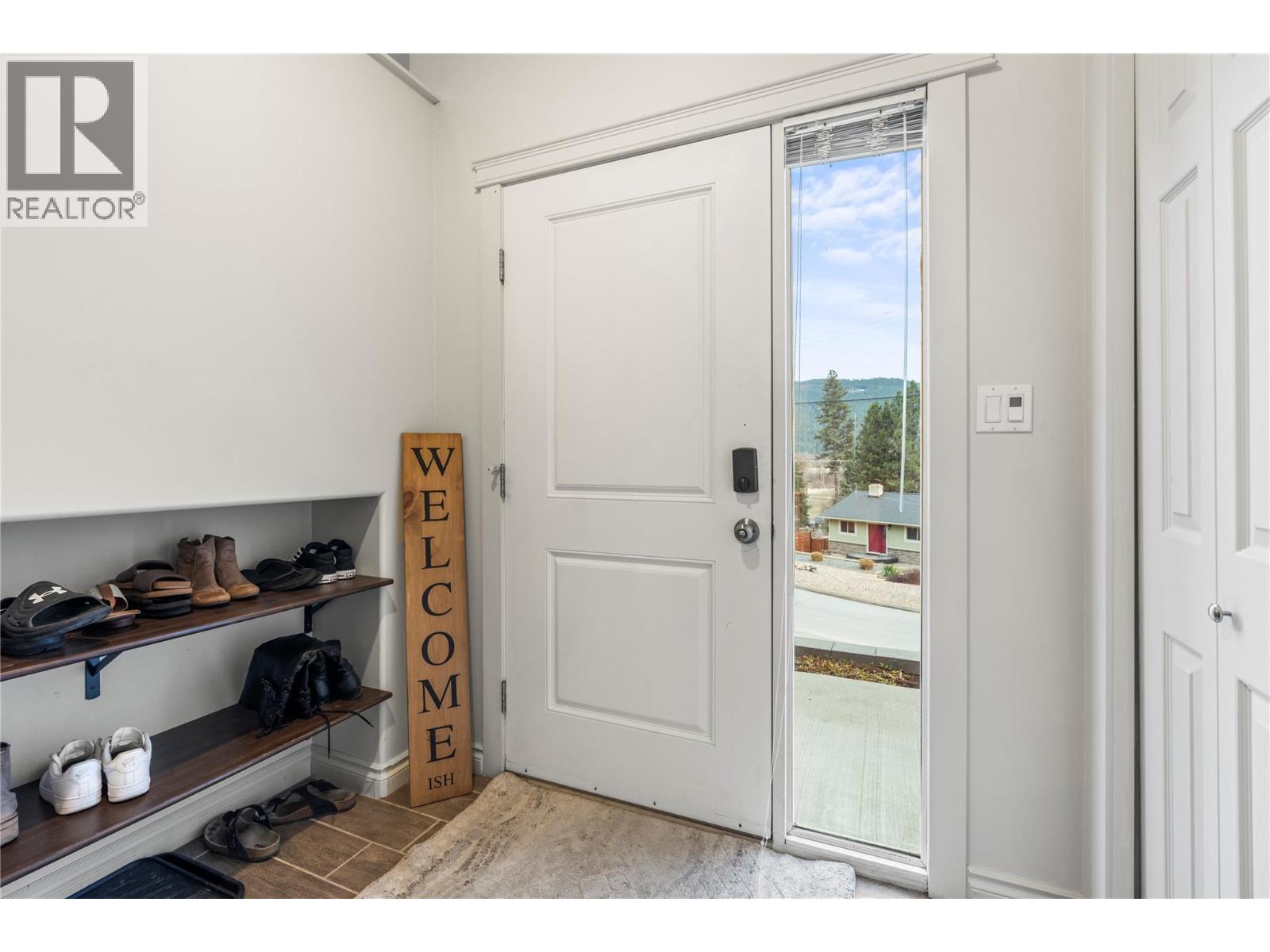 1718 Grandview Avenue, Lumby