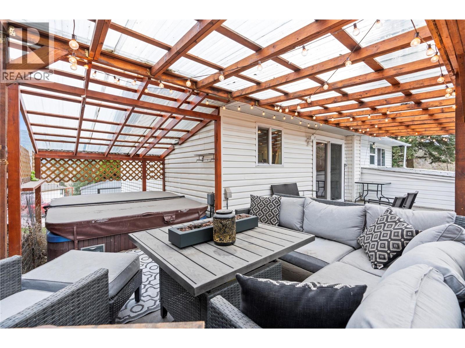 1718 Grandview Avenue, Lumby