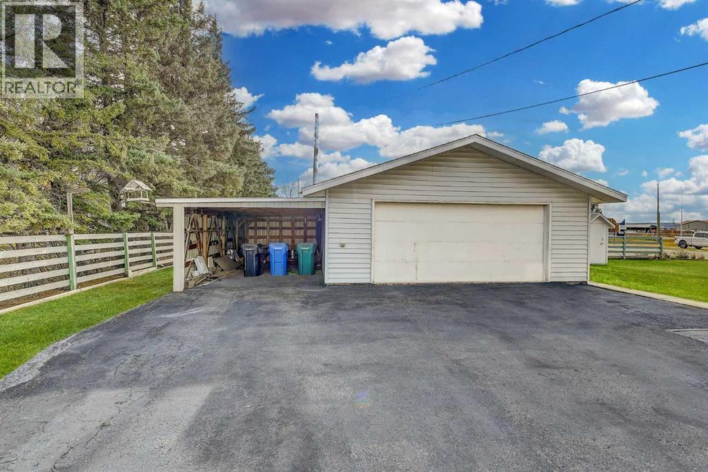 103 11A Street - Photo 2 of 27, Beaverlodge, Alberta