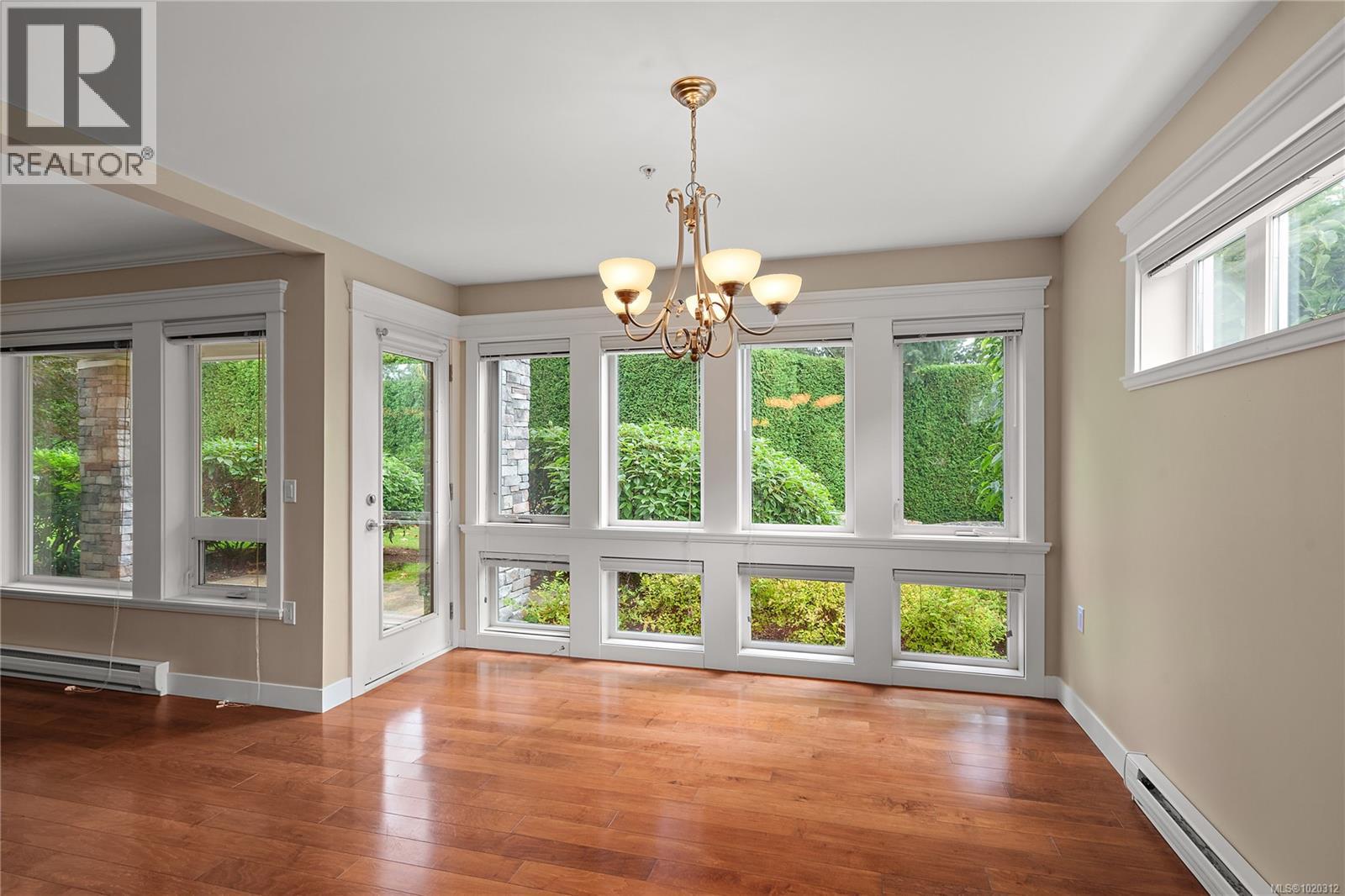 106 535 Heatherdale Lane, Saanich