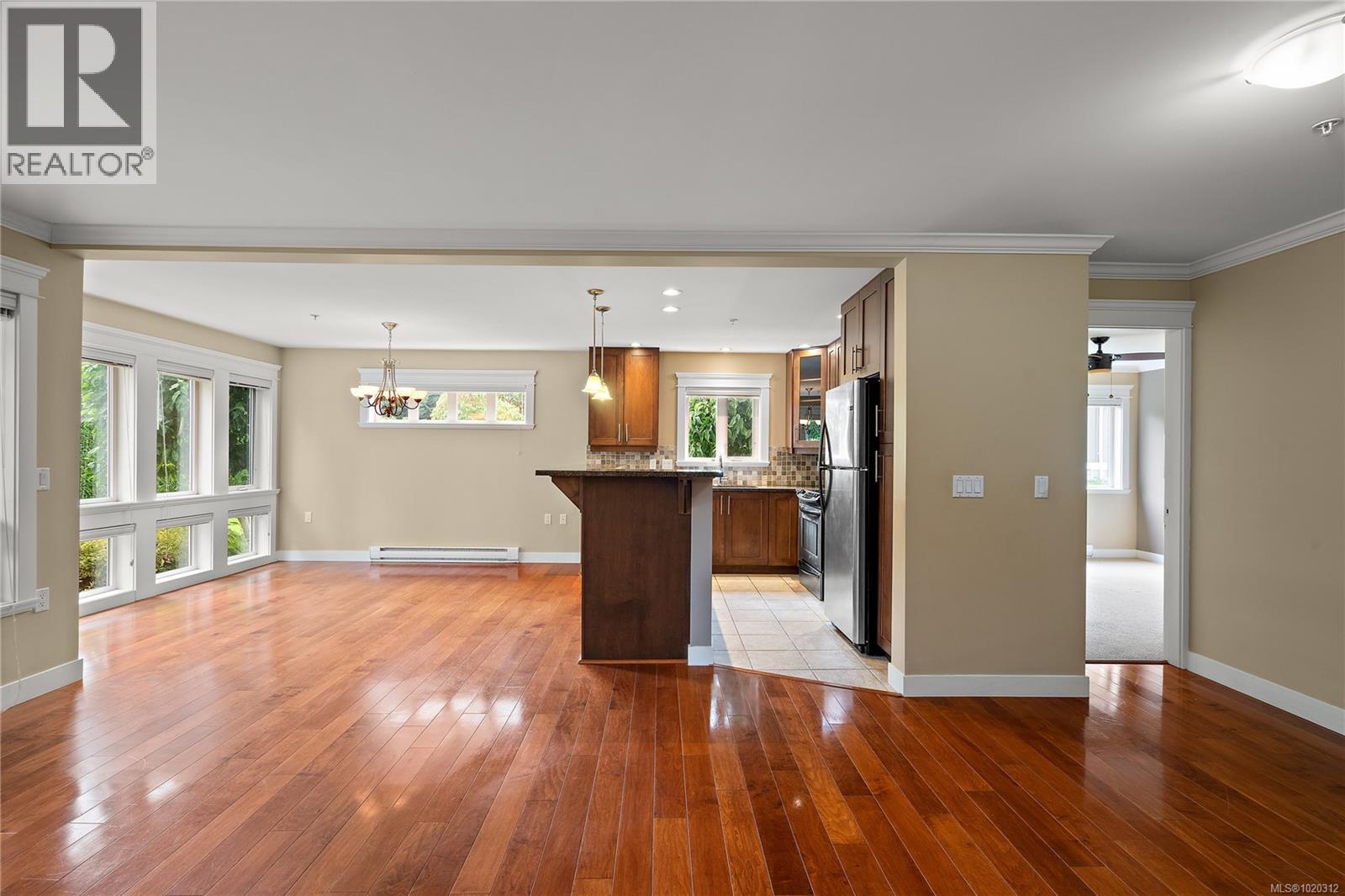 106 535 Heatherdale Lane, Saanich