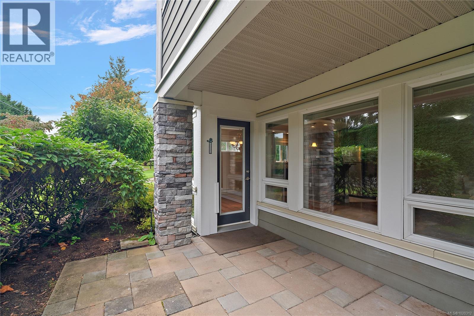 106 535 Heatherdale Lane, Saanich