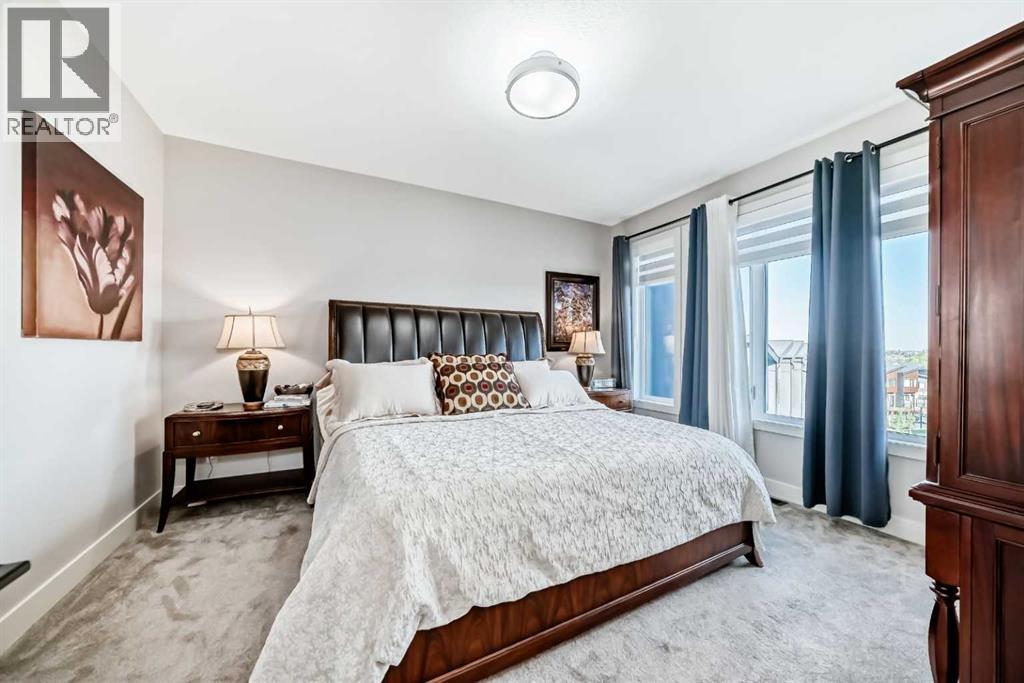 Single Family House for Sale in  Royal Elm Green NW Royal Oak Calgary 