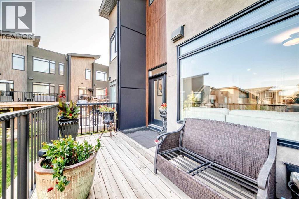 Single Family House for Sale in  Royal Elm Green NW Royal Oak Calgary 