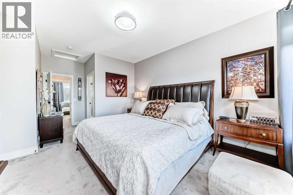 Single Family House for Sale in  Royal Elm Green NW Royal Oak Calgary 