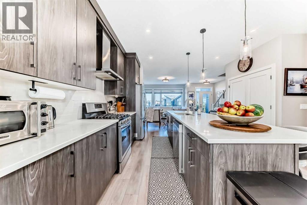 Single Family House for Sale in  Royal Elm Green NW Royal Oak Calgary 