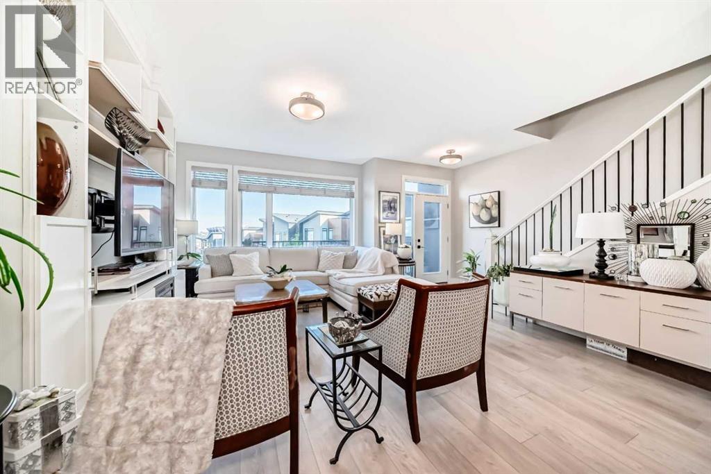 Single Family House for Sale in  Royal Elm Green NW Royal Oak Calgary 