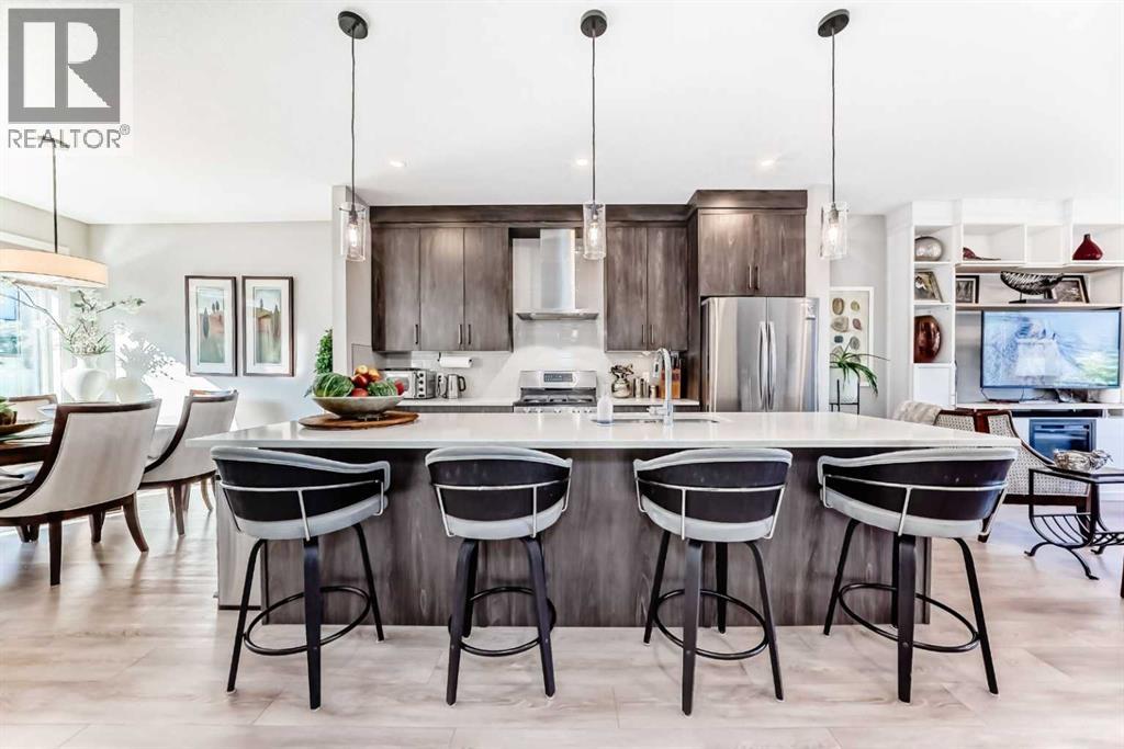 Single Family House for Sale in  Royal Elm Green NW Royal Oak Calgary 