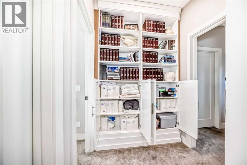 Single Family House for Sale in  Royal Elm Green NW Royal Oak Calgary 