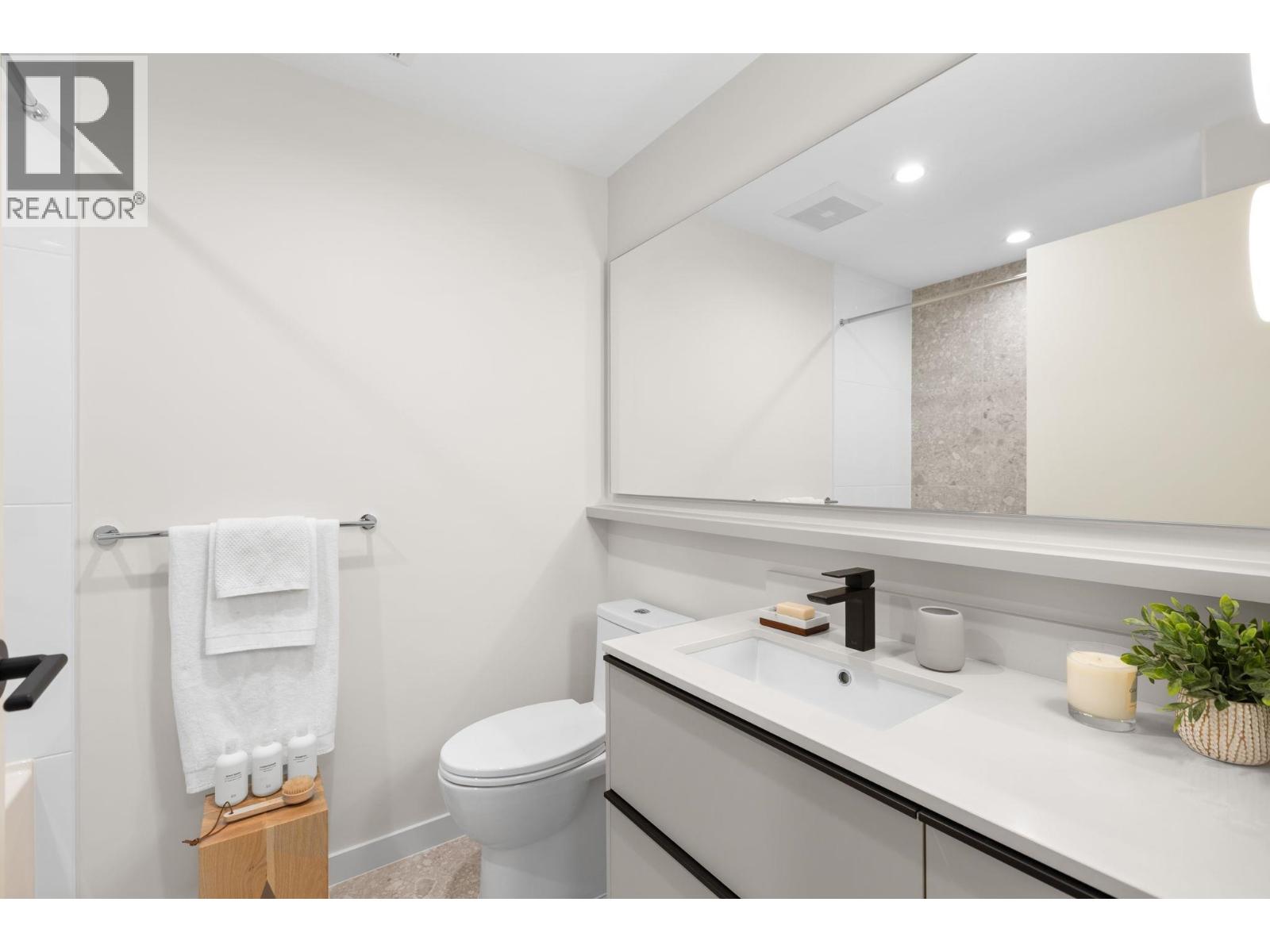 509 2015 ST. JOHNS STREET, Port Moody