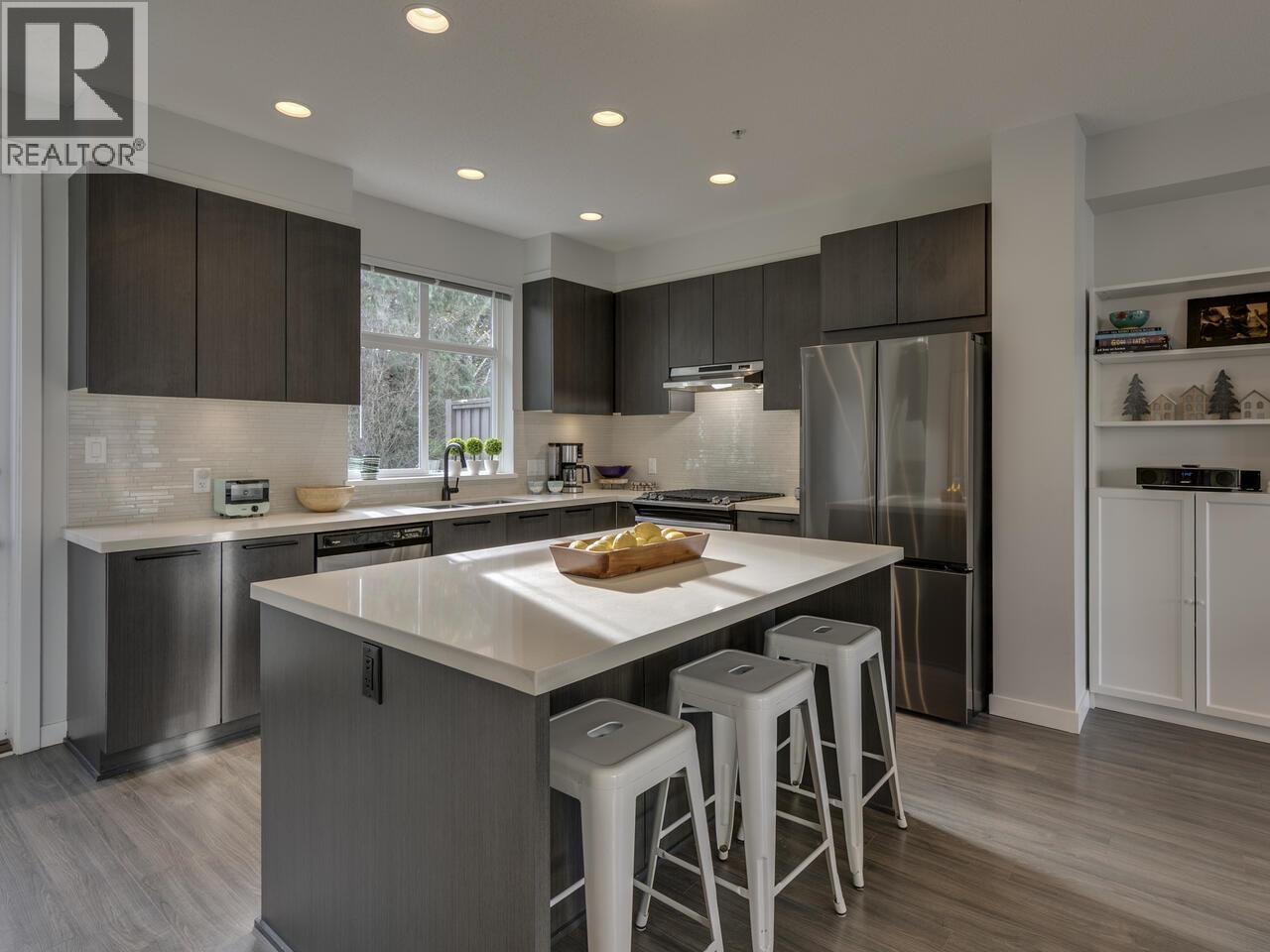 45 39548 LOGGERS LANE, Squamish