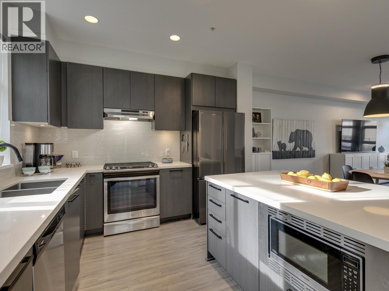 45 39548 LOGGERS LANE, Squamish