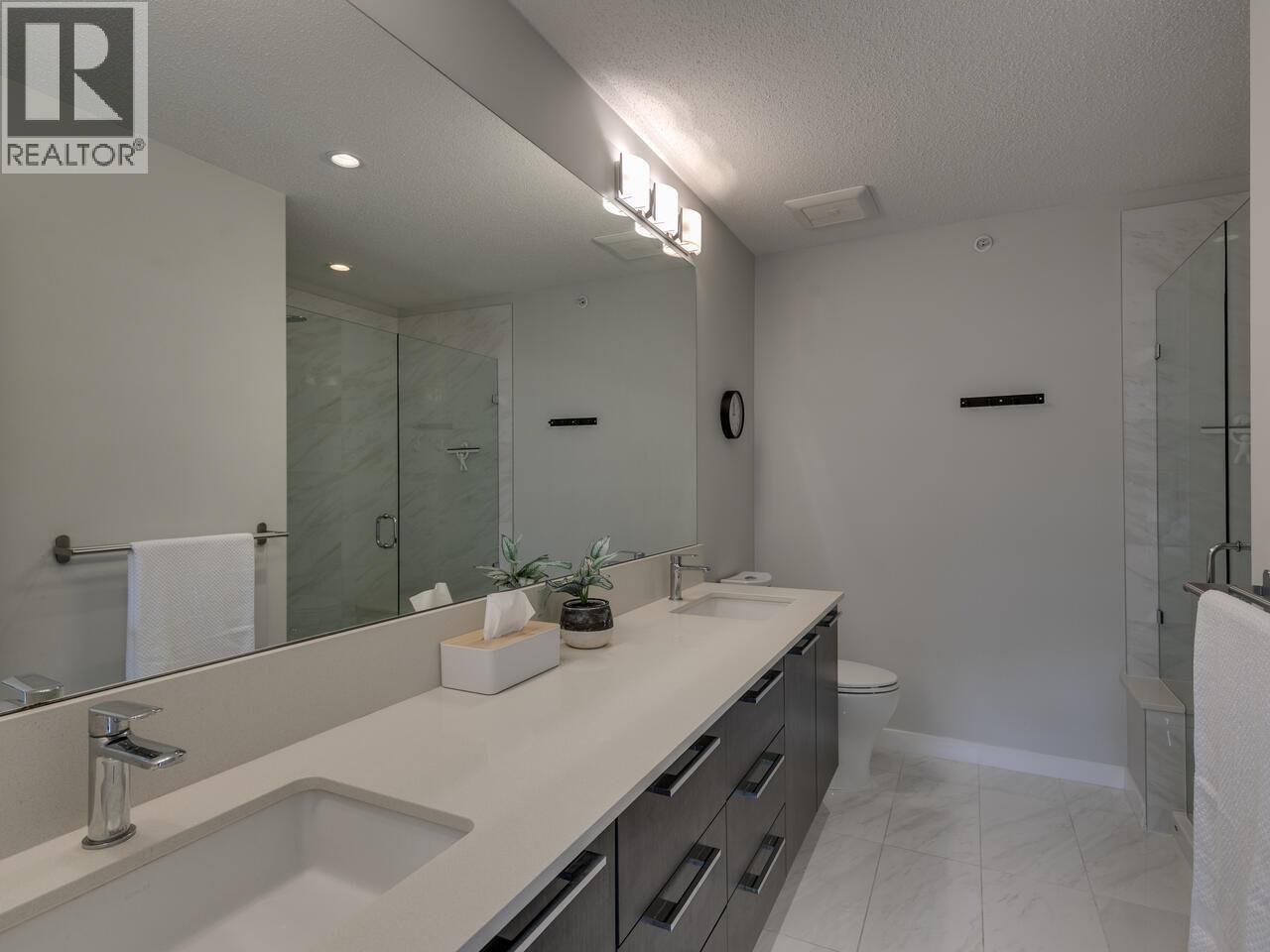 45 39548 LOGGERS LANE, Squamish