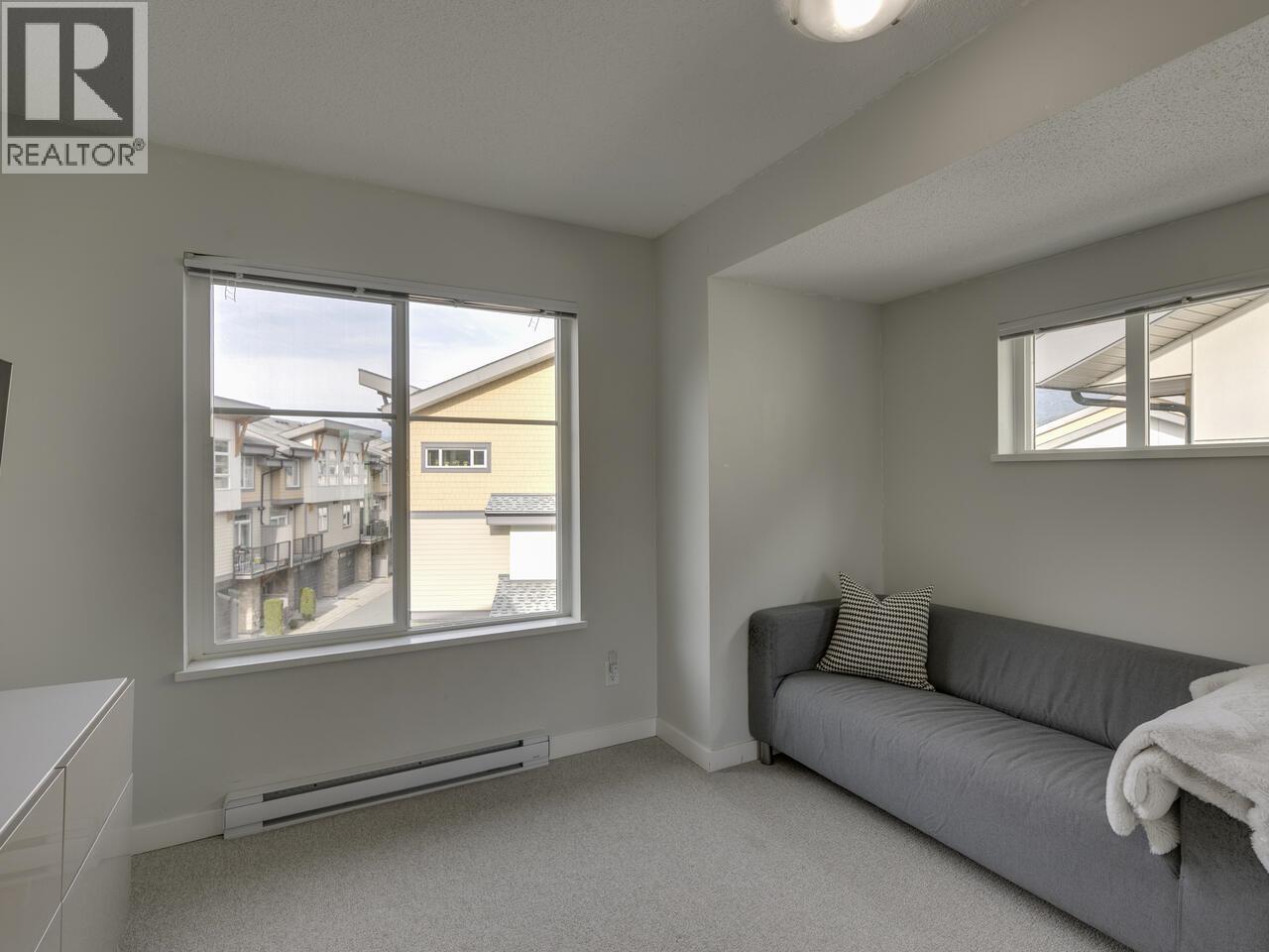 45 39548 LOGGERS LANE, Squamish