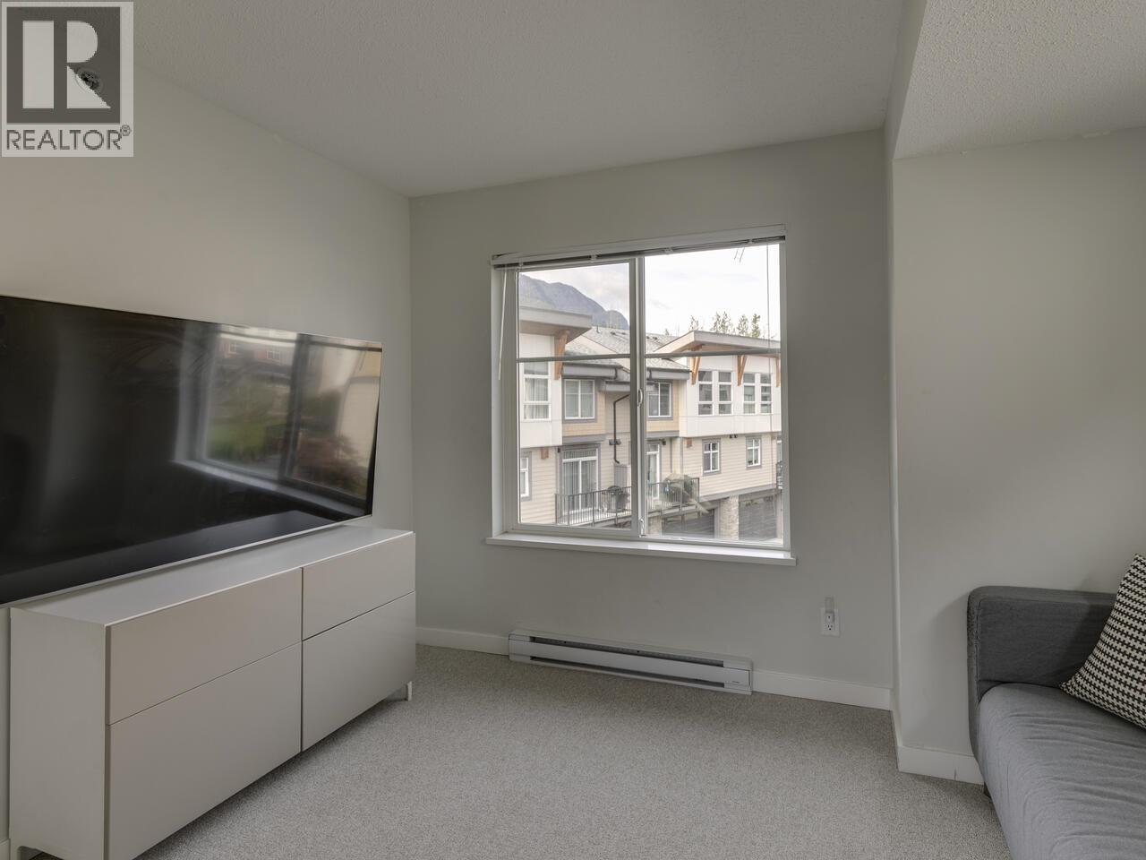 45 39548 LOGGERS LANE, Squamish