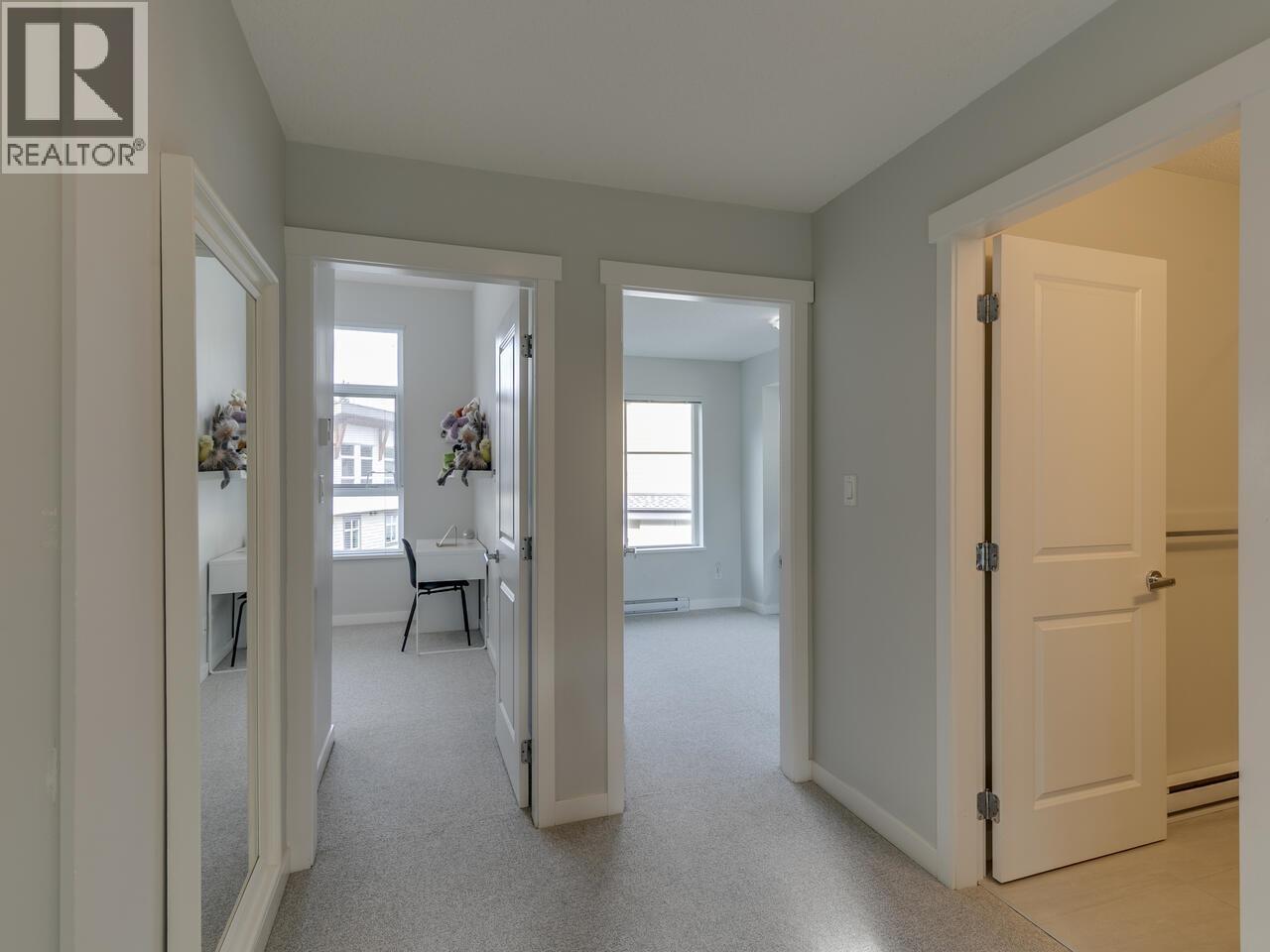 45 39548 LOGGERS LANE, Squamish