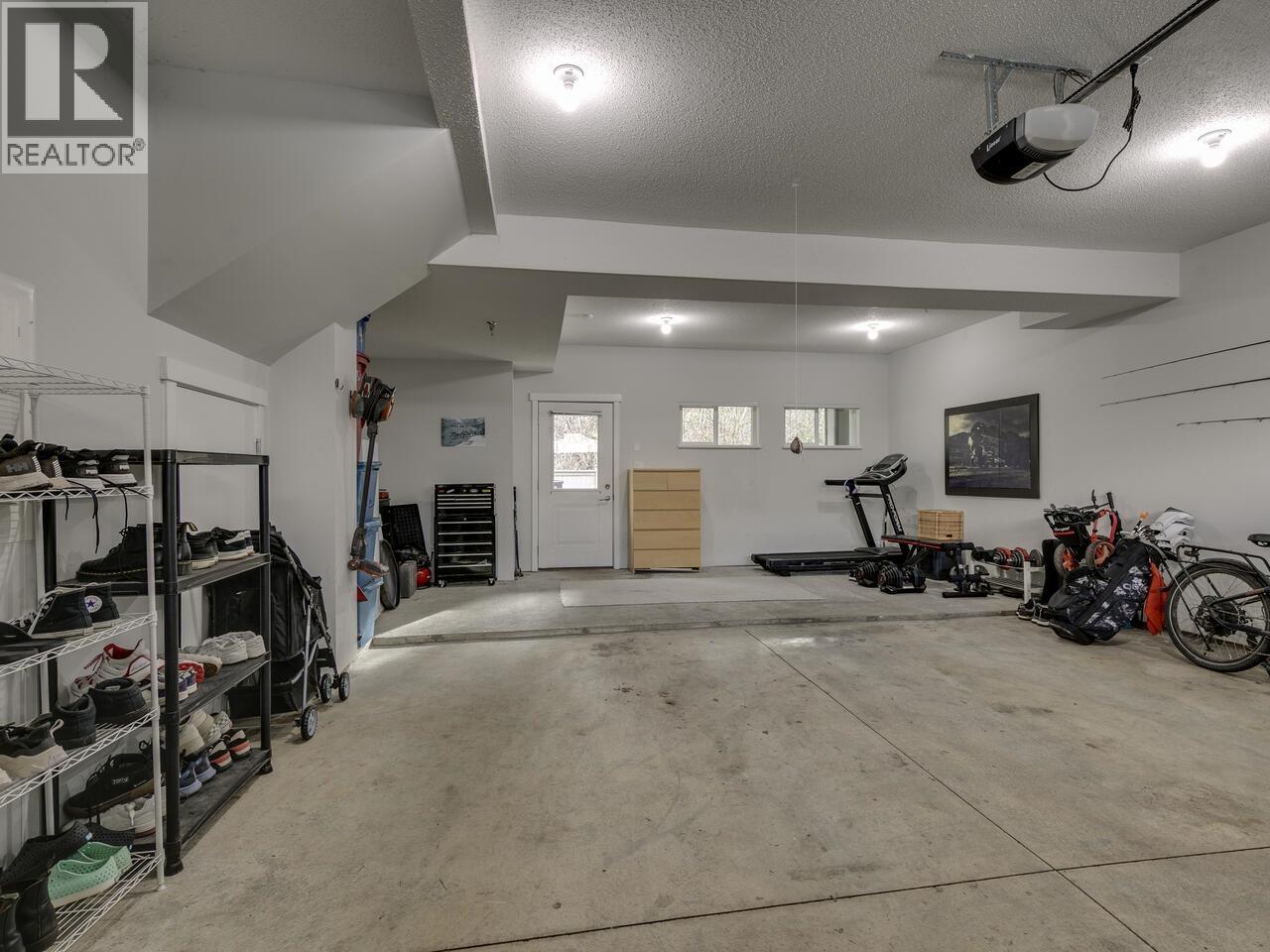 45 39548 LOGGERS LANE, Squamish