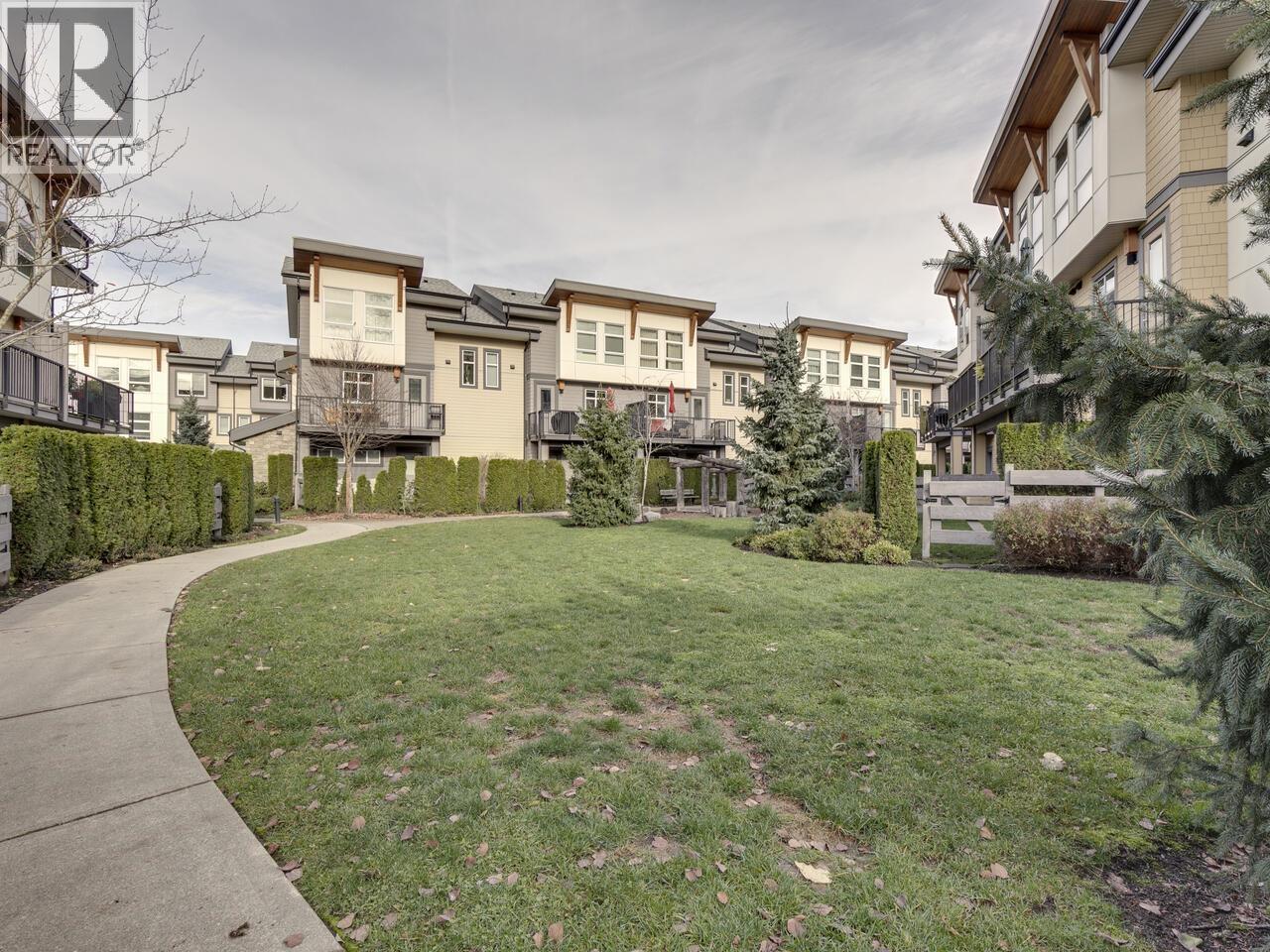 45 39548 LOGGERS LANE, Squamish