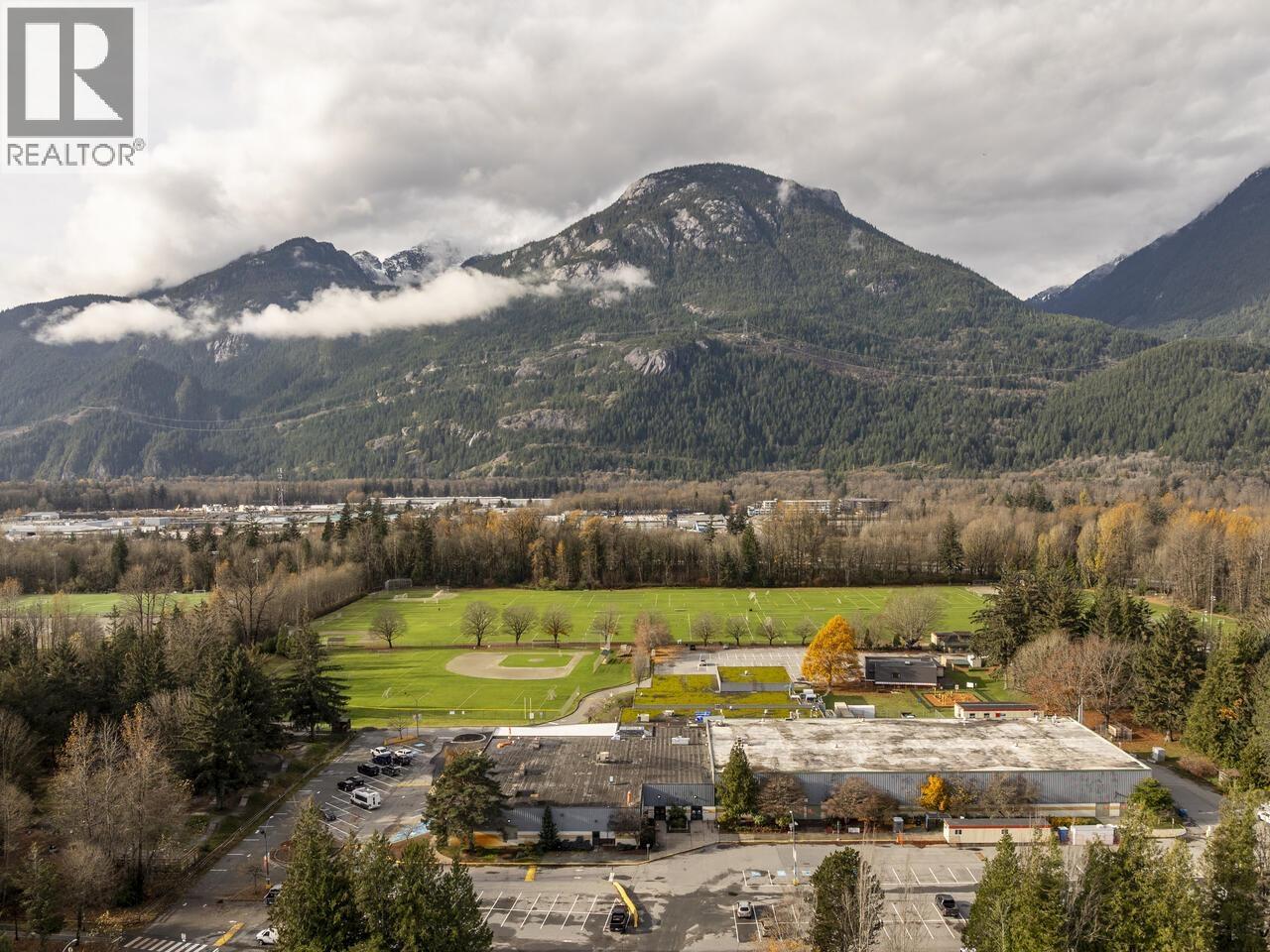 45 39548 LOGGERS LANE, Squamish