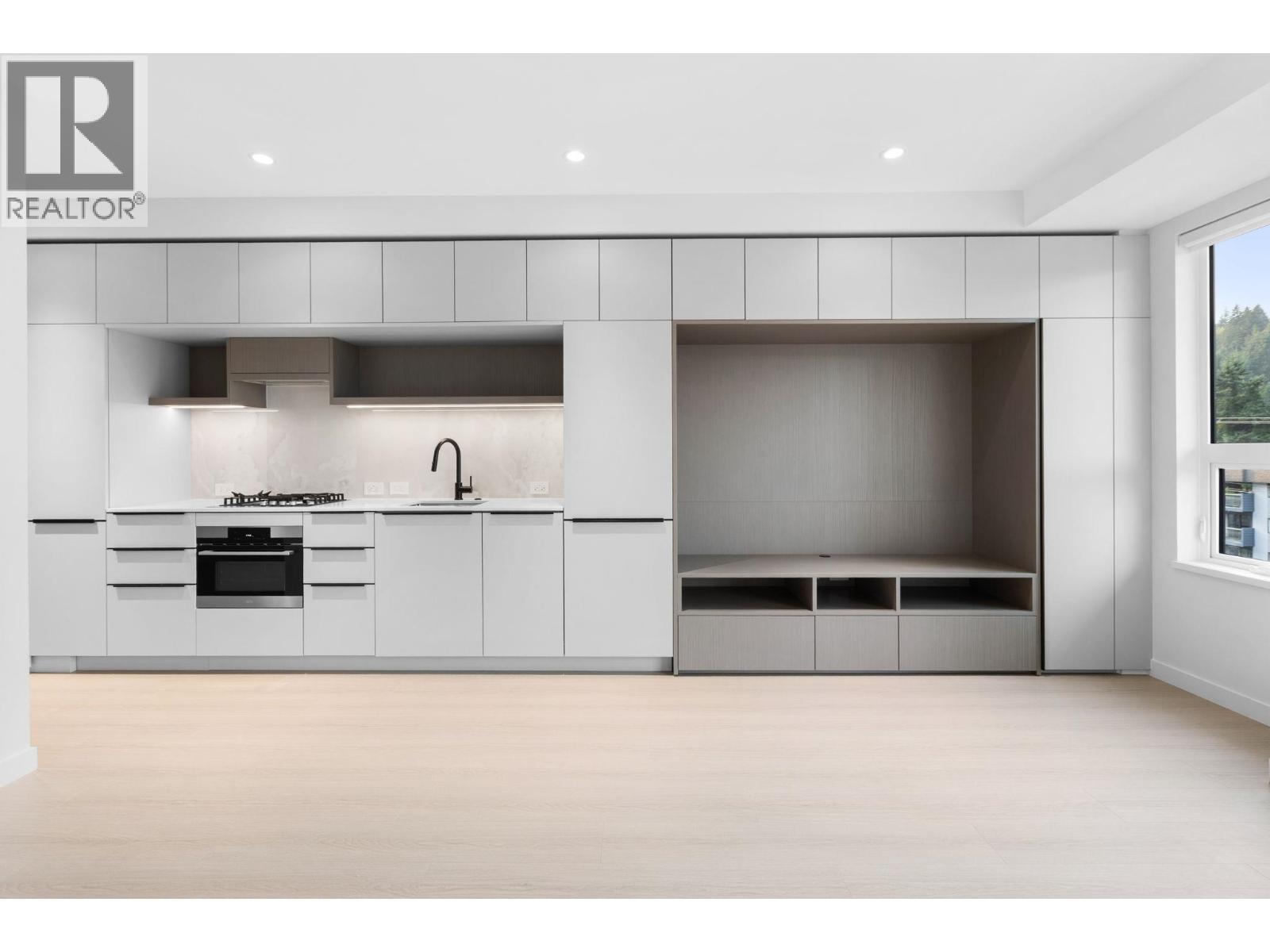 412 2015 ST. JOHNS STREET, Port Moody