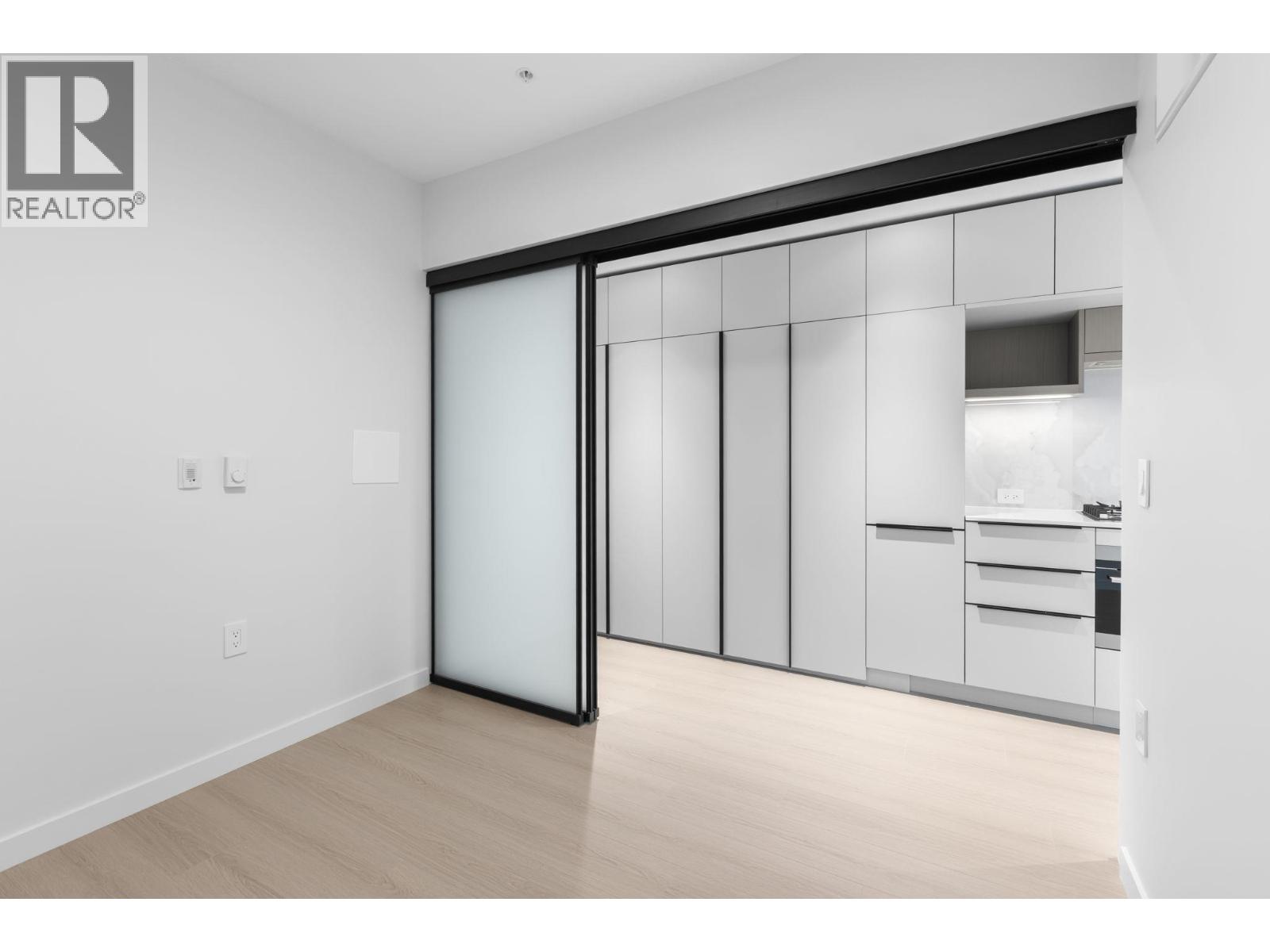 412 2015 ST. JOHNS STREET, Port Moody