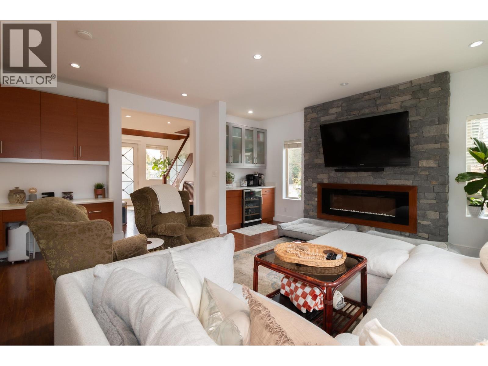 39010 KINGFISHER ROAD, Squamish