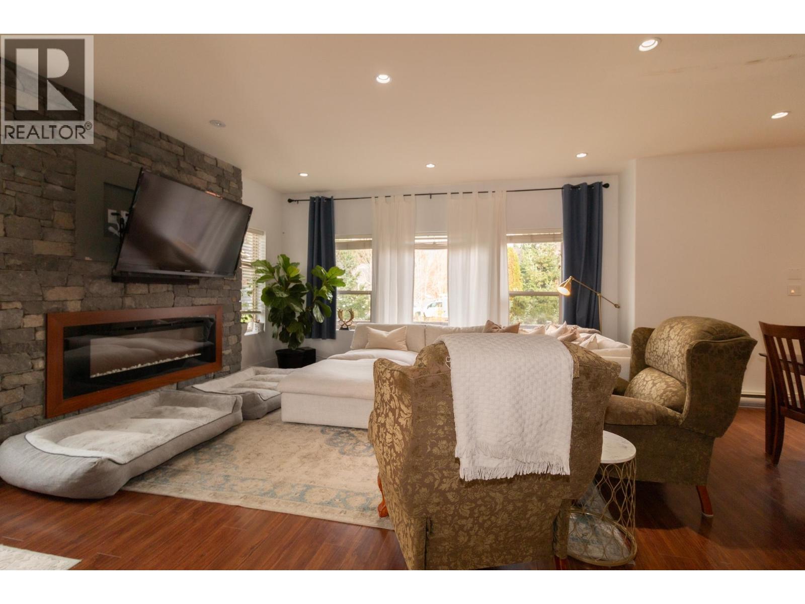 39010 KINGFISHER ROAD, Squamish