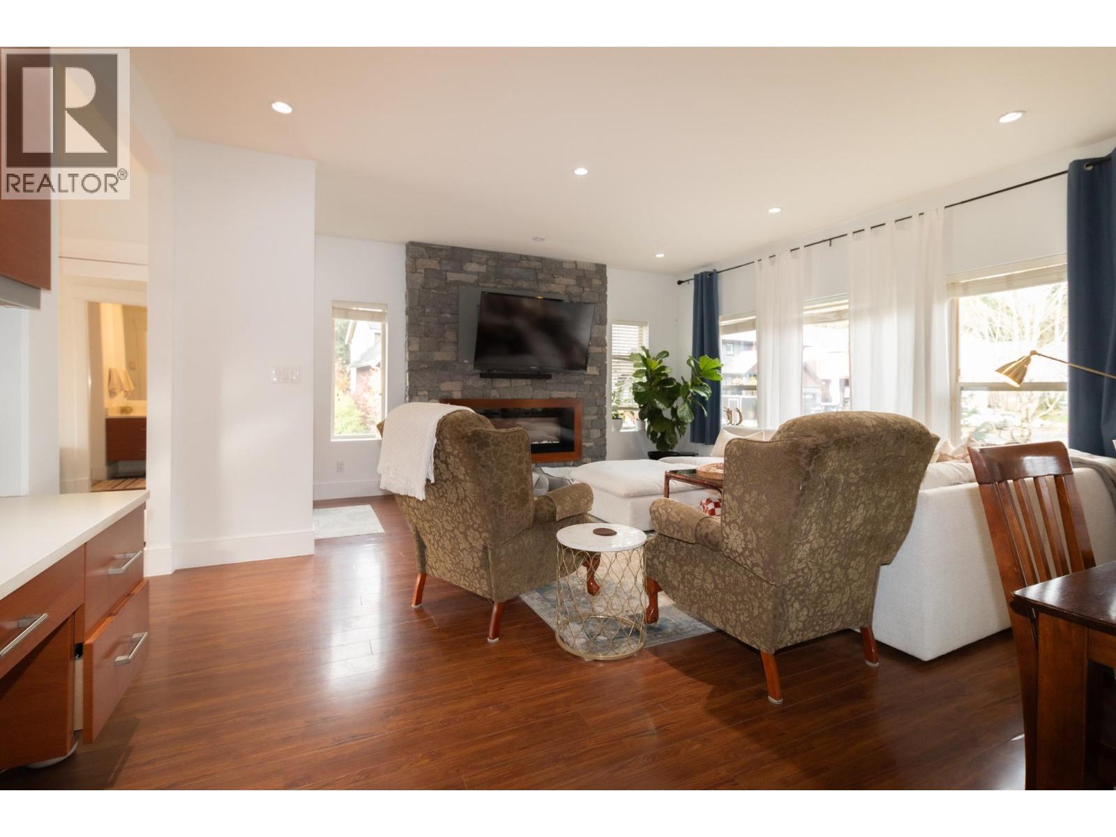 39010 KINGFISHER ROAD, Squamish