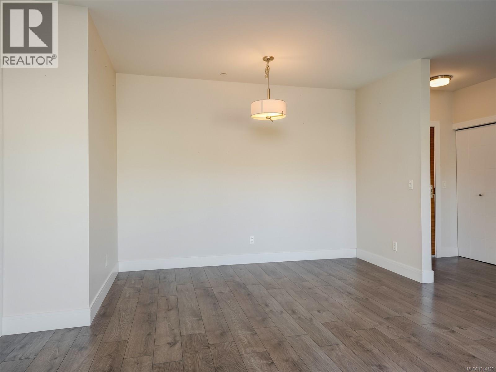 202 7182 West Saanich Rd, Central Saanich