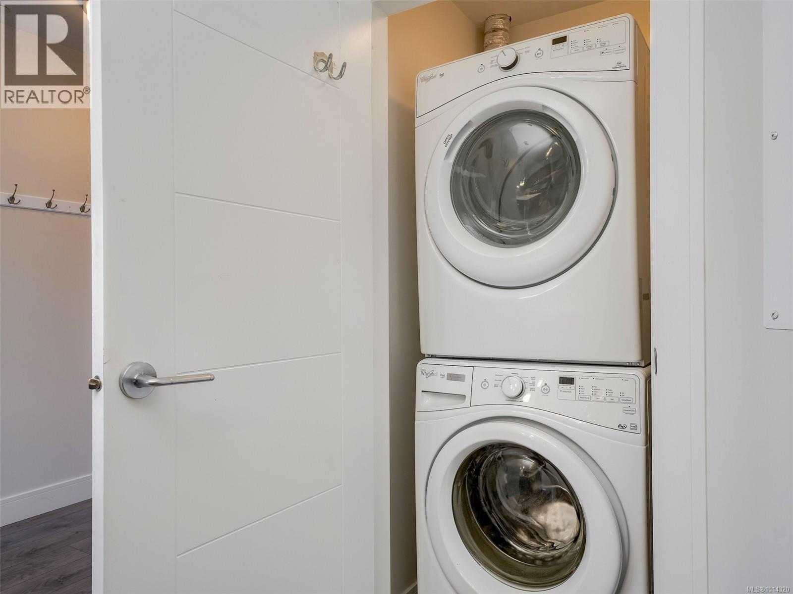 202 7182 West Saanich Rd, Central Saanich