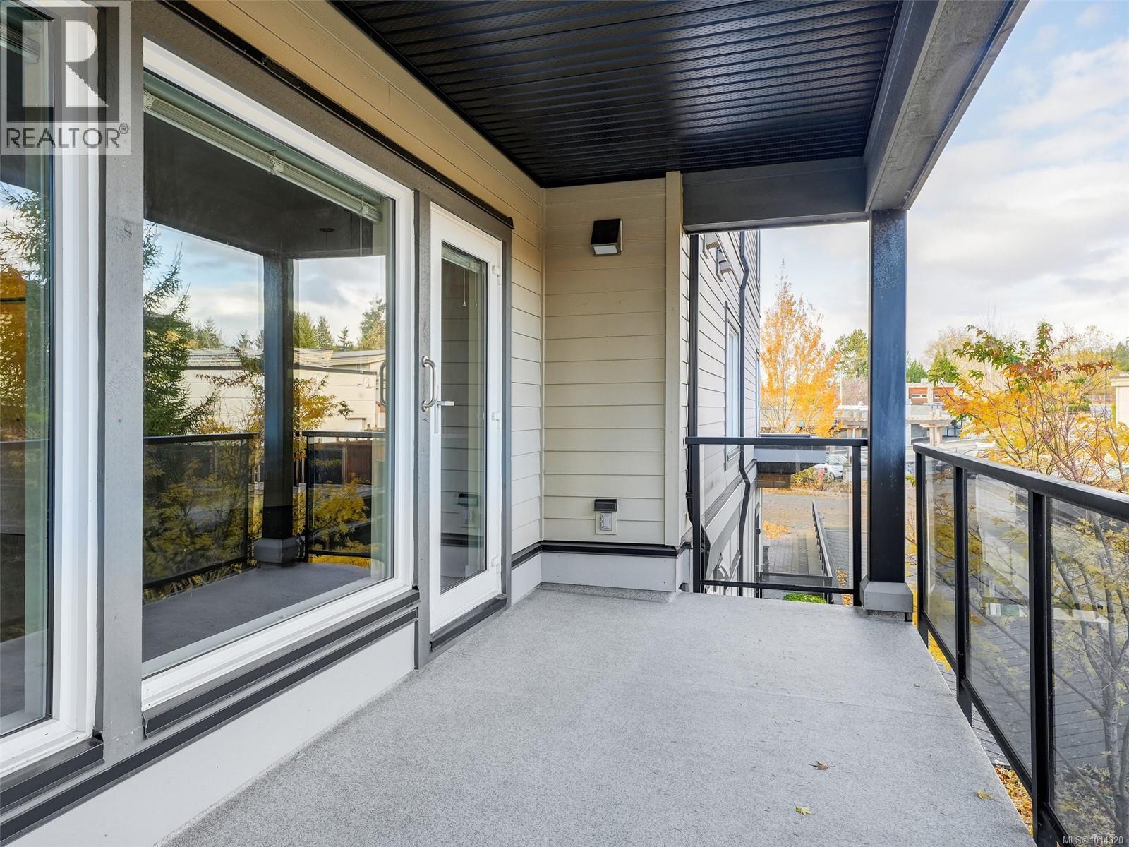 202 7182 West Saanich Rd, Central Saanich