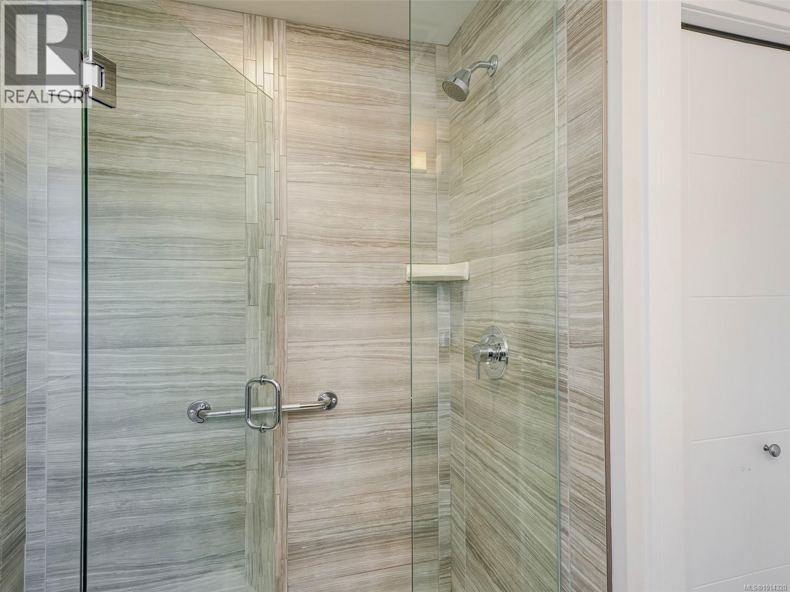 202 7182 West Saanich Rd, Central Saanich