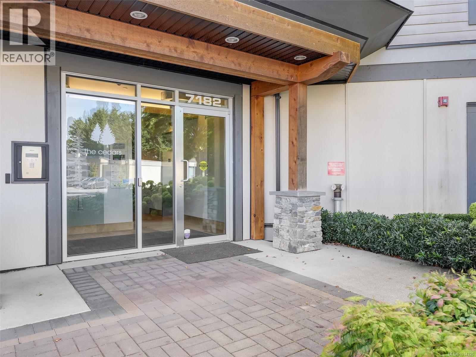 202 7182 West Saanich Rd, Central Saanich