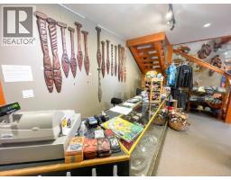 7581 Island Hwy S, Fanny Bay, BC V0R1W0 Photo 11