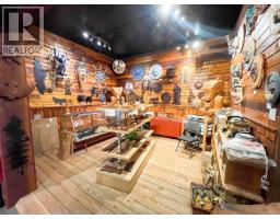 7581 Island Hwy S, Fanny Bay, BC V0R1W0 Photo 13
