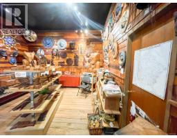 7581 Island Hwy S, Fanny Bay, BC V0R1W0 Photo 15