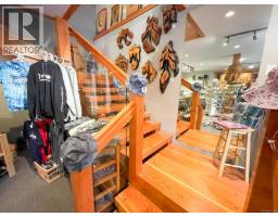 7581 Island Hwy S, Fanny Bay, BC V0R1W0 Photo 16