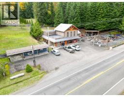 7581 Island Hwy S, Fanny Bay, BC V0R1W0 Photo 32