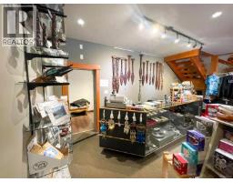 7581 Island Hwy S, Fanny Bay, BC V0R1W0 Photo 8