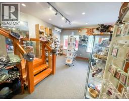 7581 Island Hwy S, Fanny Bay, BC V0R1W0 Photo 9
